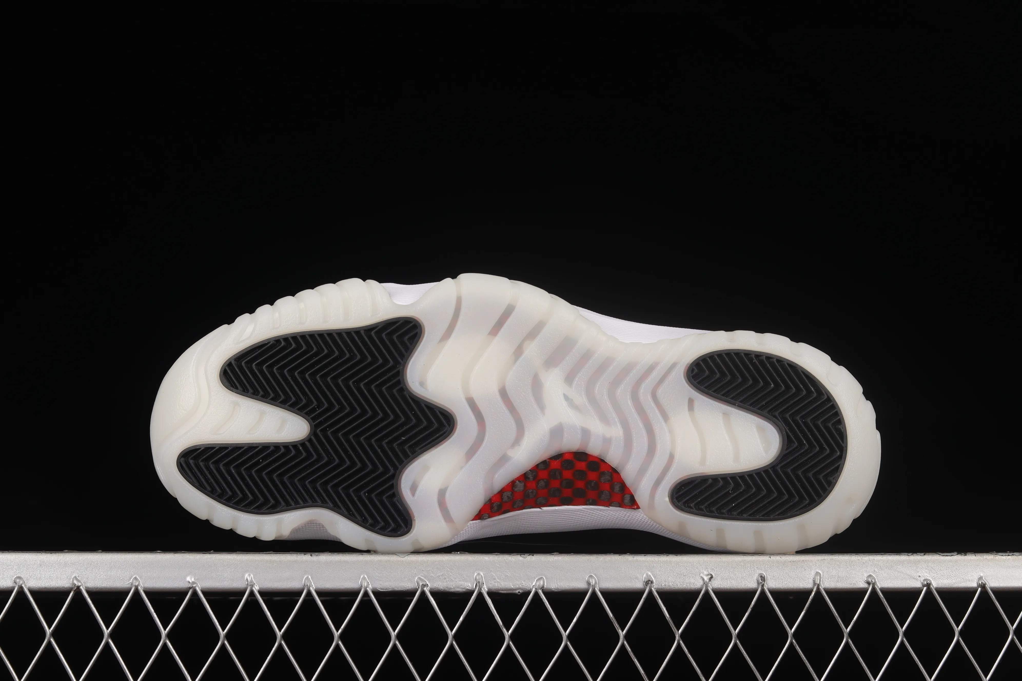 All Categories Air Jordan Jordan Series Basketball Shoes Air Jordan 11 F Version Air Jordan 11 Retro Low "72-10" AJ11 Low-top Big Devil First Layer Real Standard Real Carbon Sports Culture Basketball Shoes AV2187-001